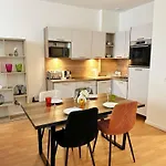 Charming 1-Bedroom Apartment In Prestigious 16Th Arrondissement