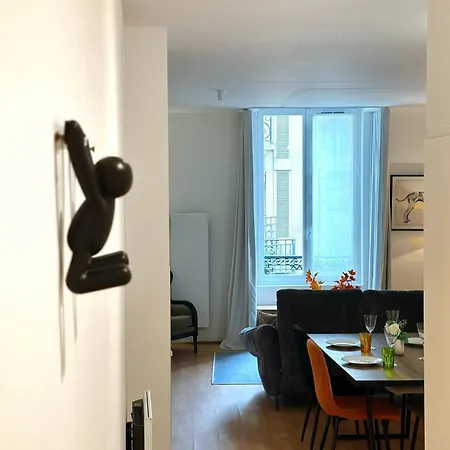 Charming 1-bedroom In Prestigious 16th Arrondissement Apartment Paris