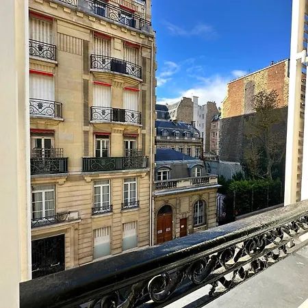 Charming 1-bedroom In Prestigious 16th Arrondissement Apartment