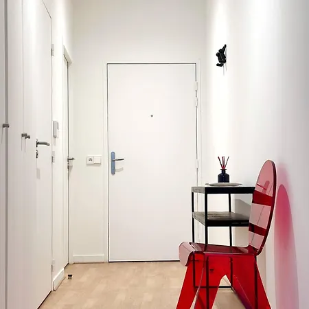 Apartment Charming 1-bedroom In Prestigious 16th Arrondissement
